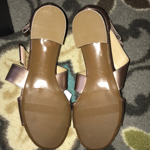 🔅 NWT Naturalizer Rose Gold Dress Sandal - Picture 7 of 8